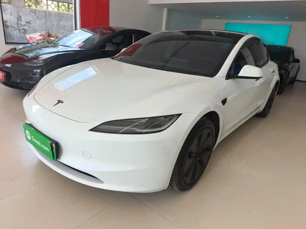 Tesla Model 3 2026 2025 Model Year Facelift Long Range Rear-Wheel Drive