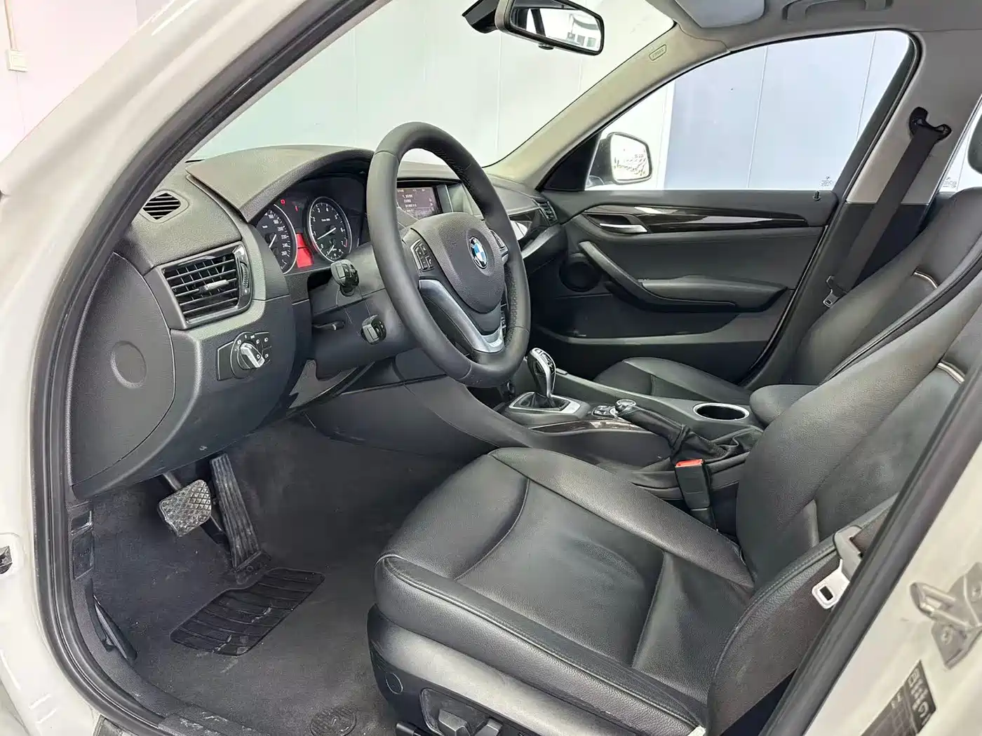 BMW X1 2014 xDrive20i X Design Package фото 6