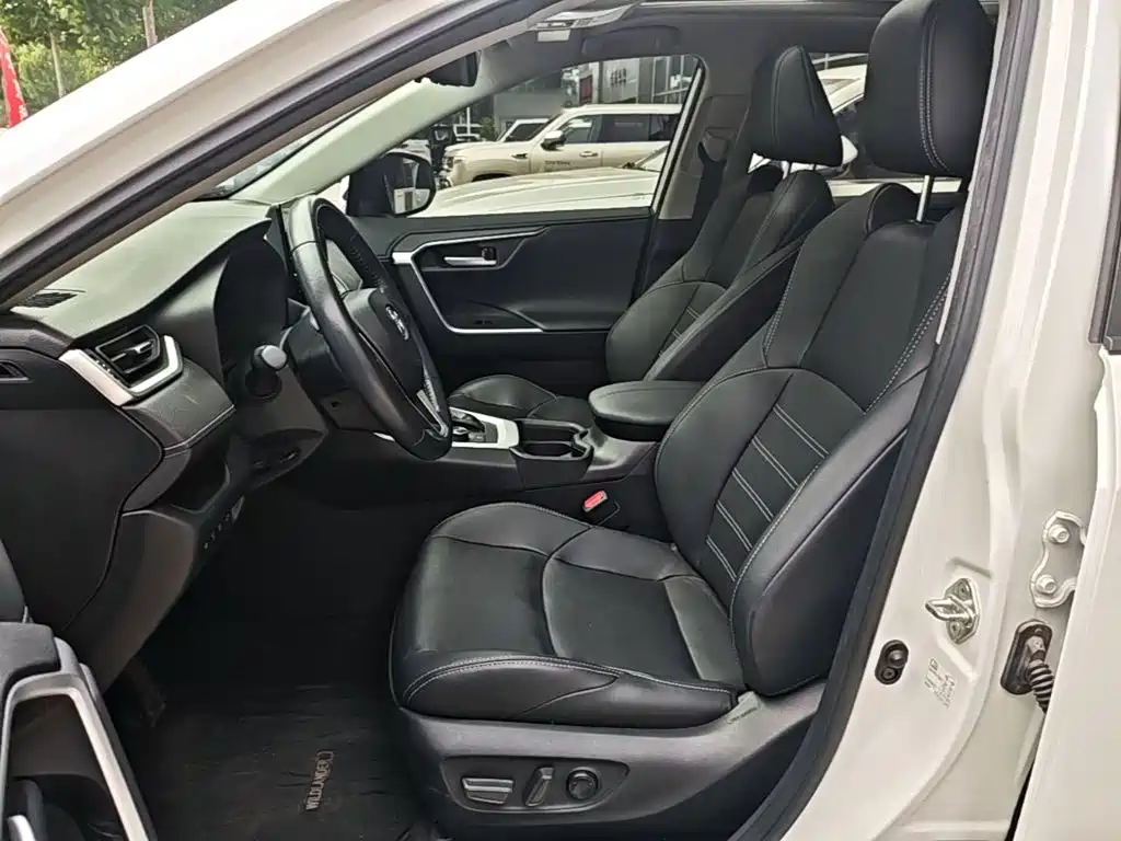 Фото 15 - Toyota Wildlander