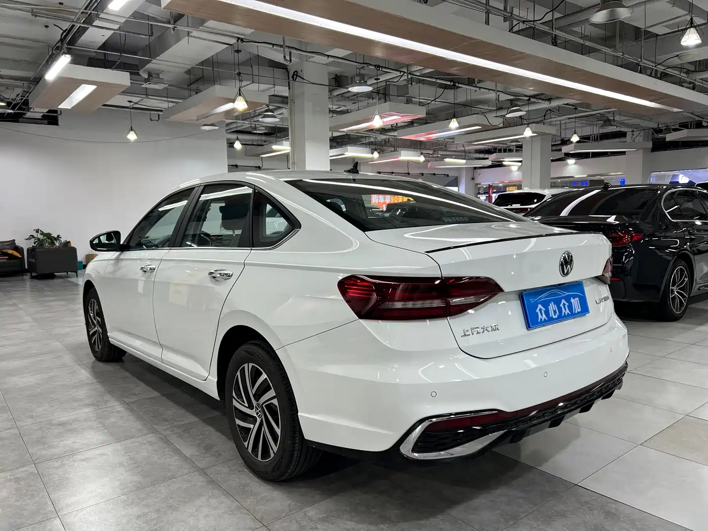 Volkswagen Lavida 2024 Model 300TSI DSG Starlight Leading Edition фото 5