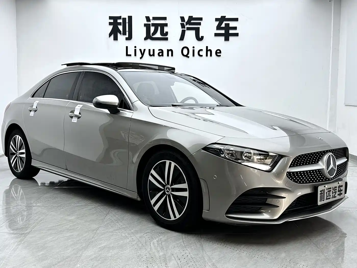 Mercedes-Benz A-Class 2019 A 180 L Sport Sedan фото 3