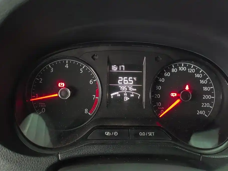 Volkswagen Polo 2016 1.4L Manual Trend фото 14