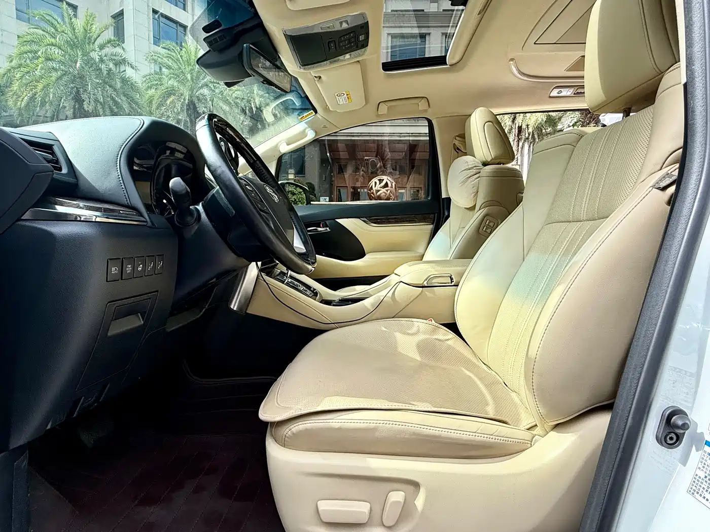 Toyota Vellfire 2021 Crown Hybrid 2.5L HV Premium Edition фото 10