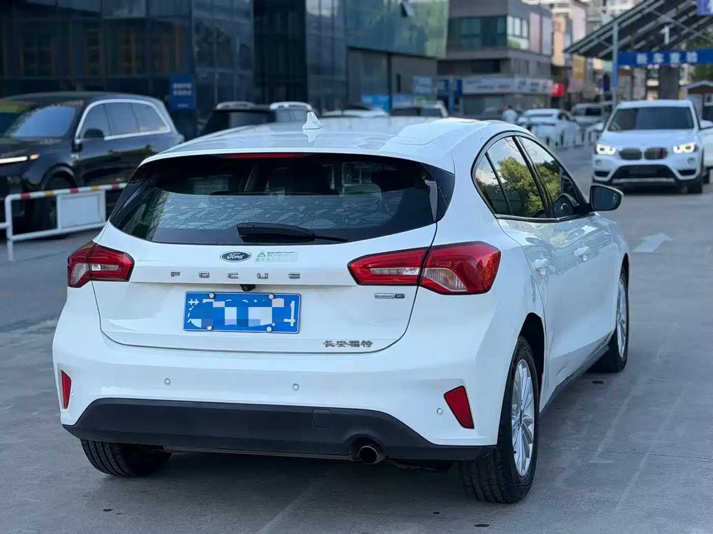 Фото 4 - Ford Focus