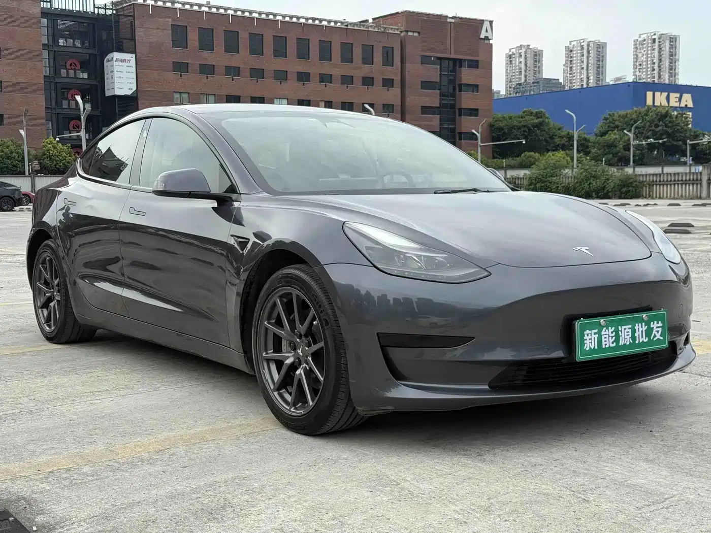 Фото 2 - Tesla Model 3