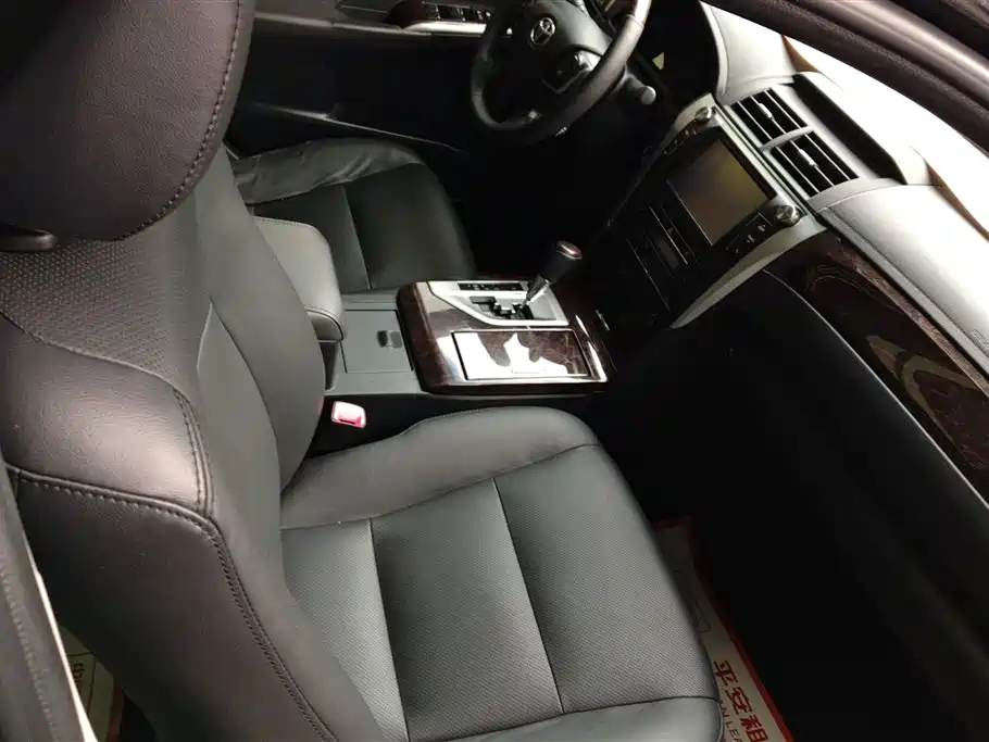 Toyota Camry 2016 2.0E 10th Anniversary Elite Edition фото 8