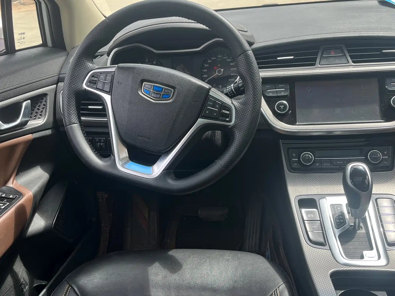 Фото 12 - Geely Emgrand GS