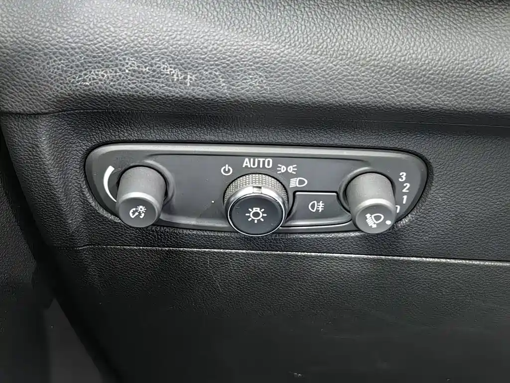 Фото 21 - Buick Envision S