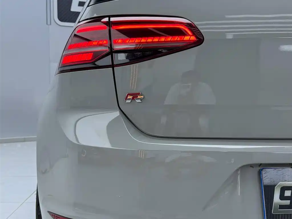 Volkswagen Golf (Import) 2015 2.0TSI R фото 7