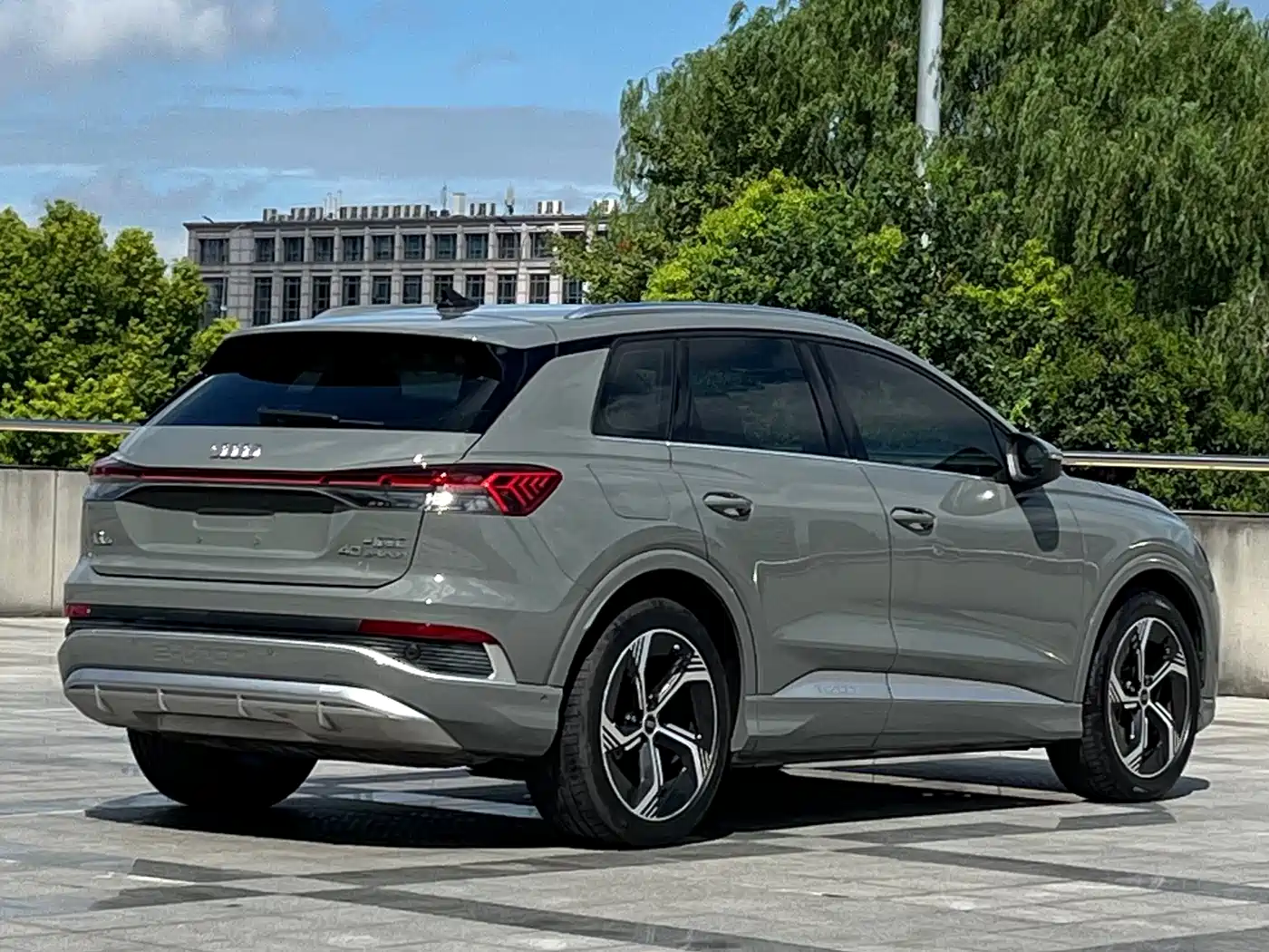 Audi Q4 e-tron 2022 2022 40 e-tron First Edition