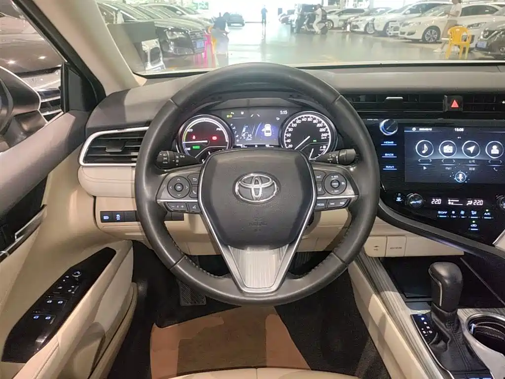 Toyota Camry 2019 Hybrid 2.5HG Luxury Edition China VI фото 11