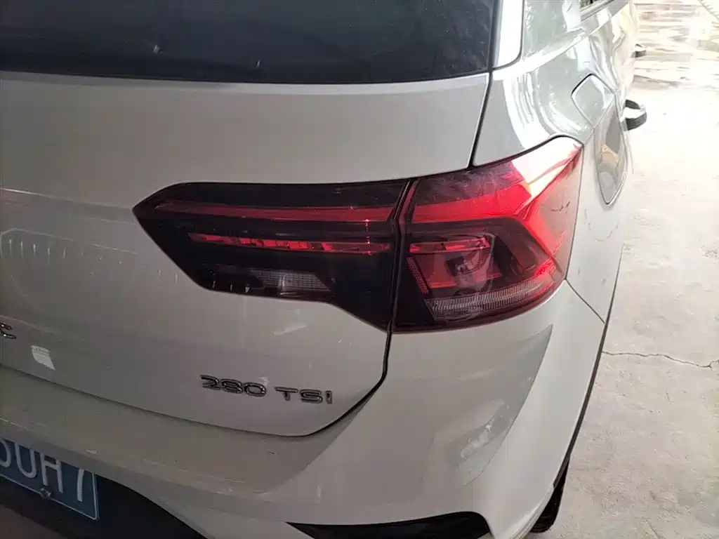 VOLKSWAGEN T-ROC EXPLORING SONGS