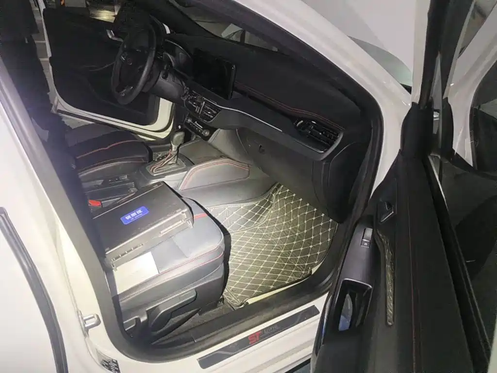 Ford Focus 2022 2022 Sedan EcoBoost 180 Automatic ST Line