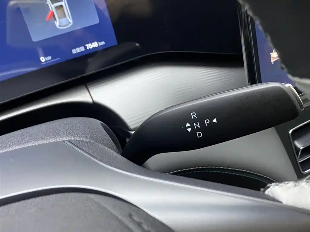 BYD Song L DM-i 2026 DM-i Smart Edition 130KM Superior фото 20