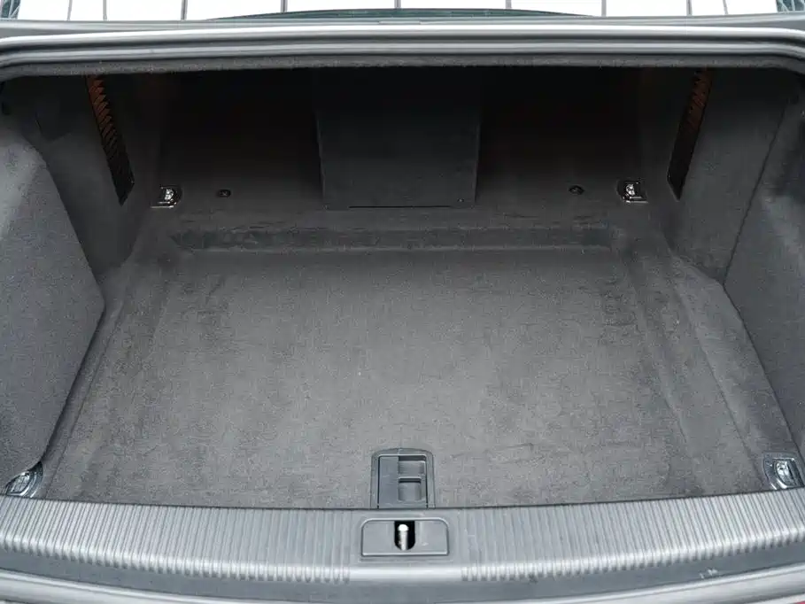 Audi A8 2009 Audi A8L 4.2 FSI quattro Premium фото 23