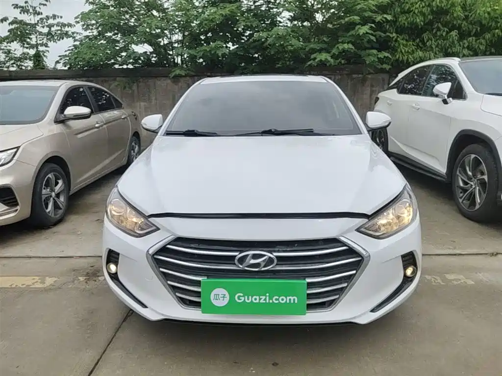 Hyundai Elantra 2016 Model 1.6L Automatic Smart Elite фото 3