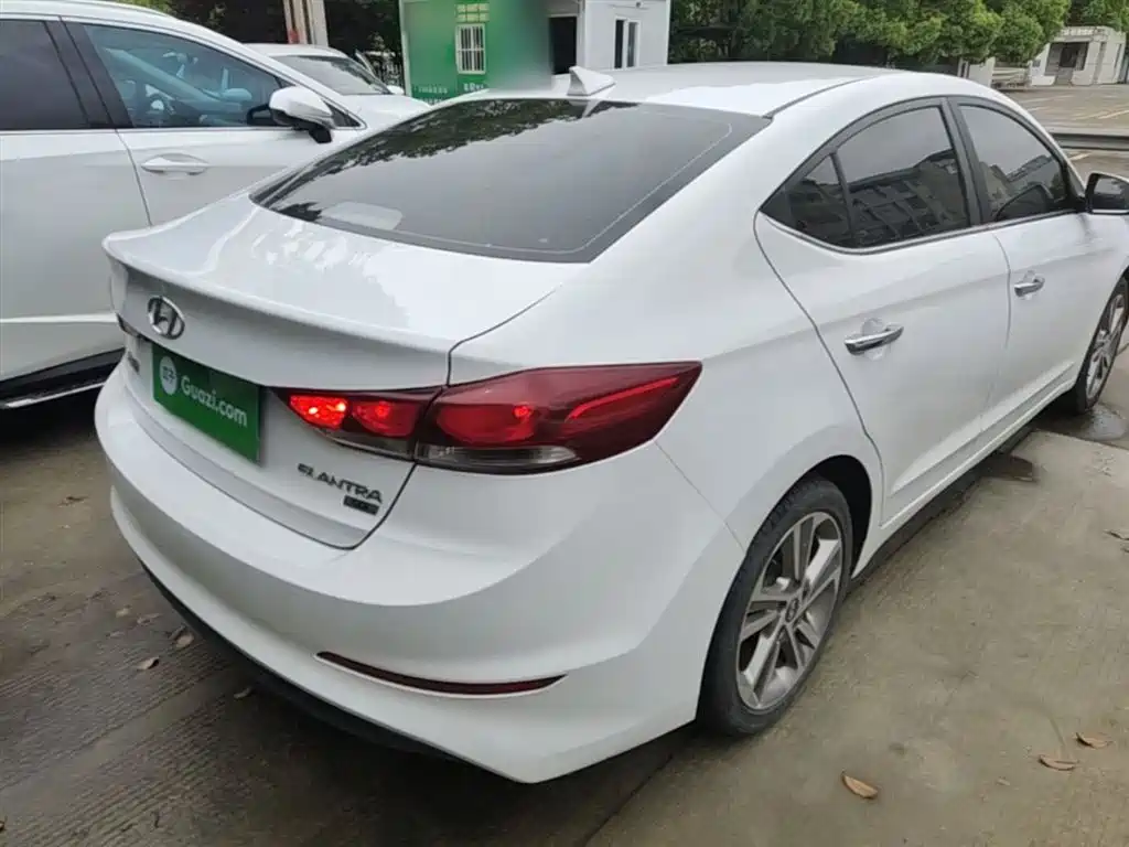 Hyundai Elantra 2016 Model 1.6L Automatic Smart Elite фото 5