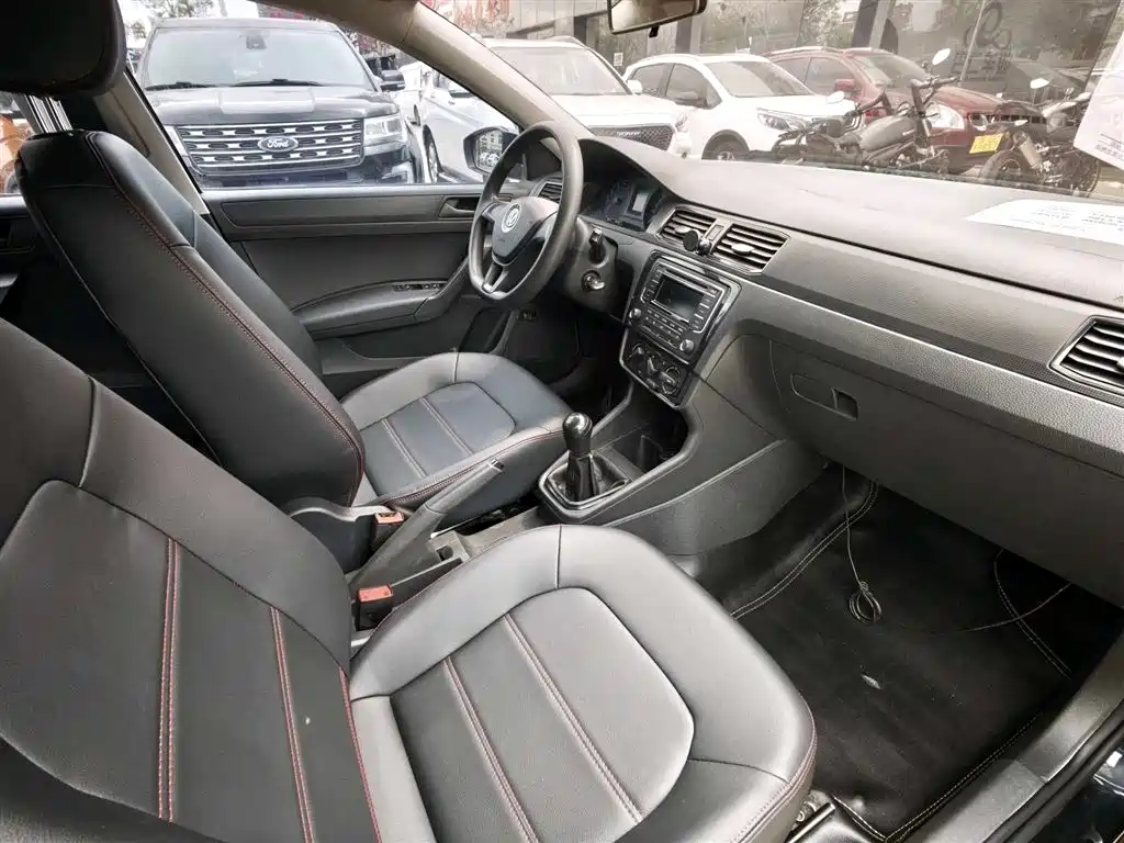 Volkswagen Santana 2016 1.4L Manual Trend Edition фото 9