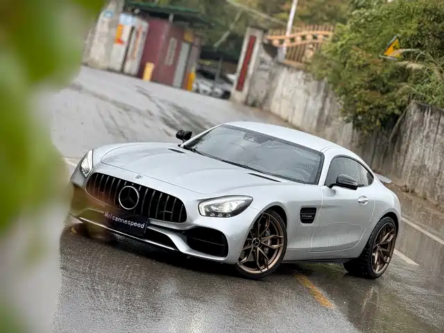 MERCEDES-BENZ AMG GT