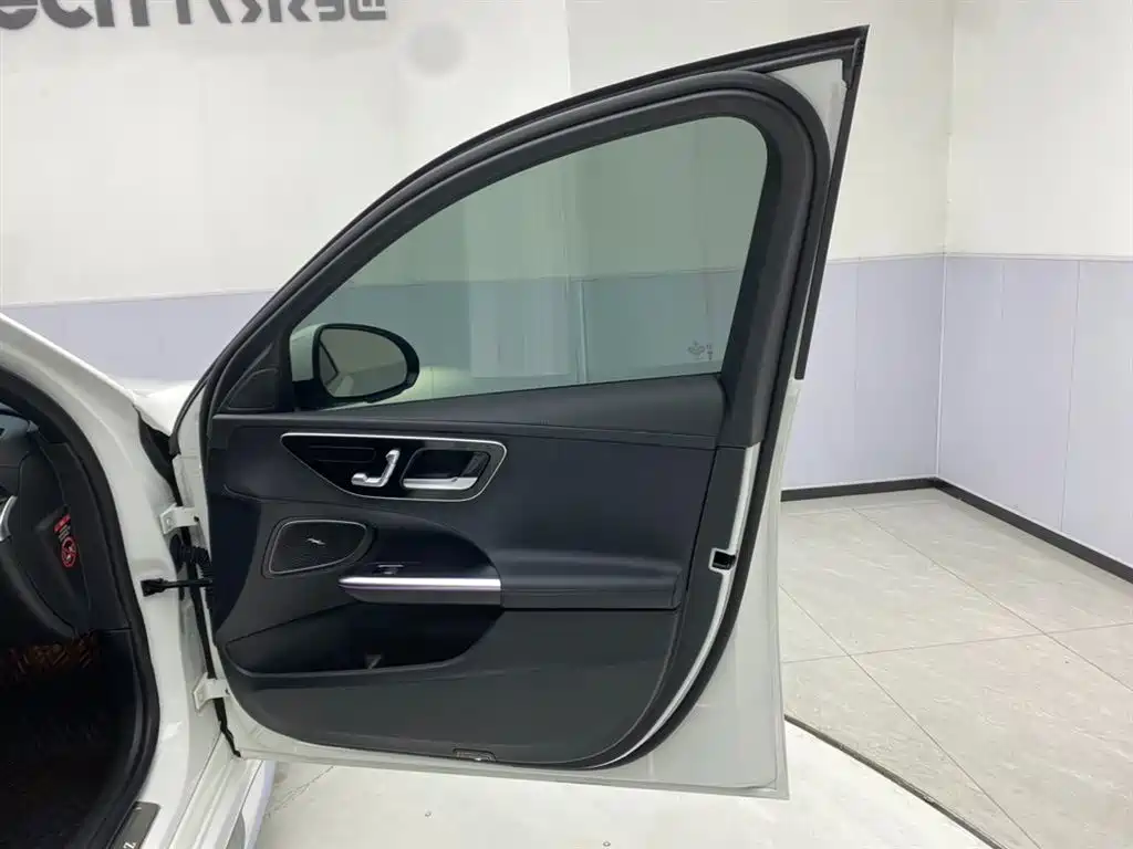 Mercedes-Benz C-Class 2024 Facelift C 260 L Sport фото 25
