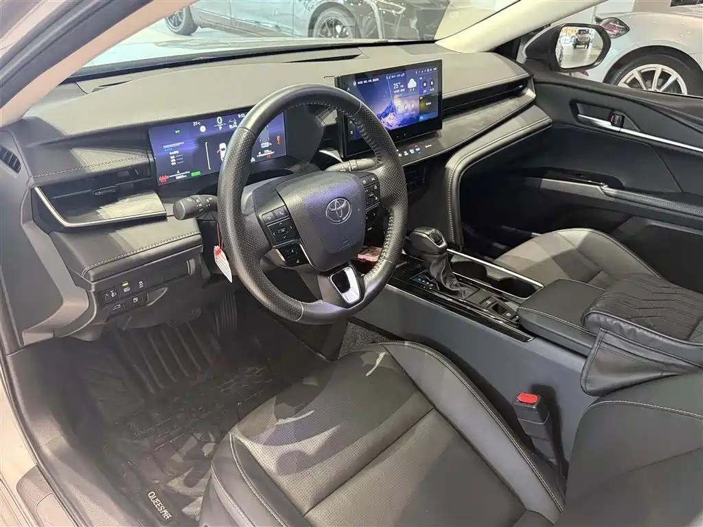 Toyota Camry 2025 2024 Hybrid 2.0HG Premium Edition