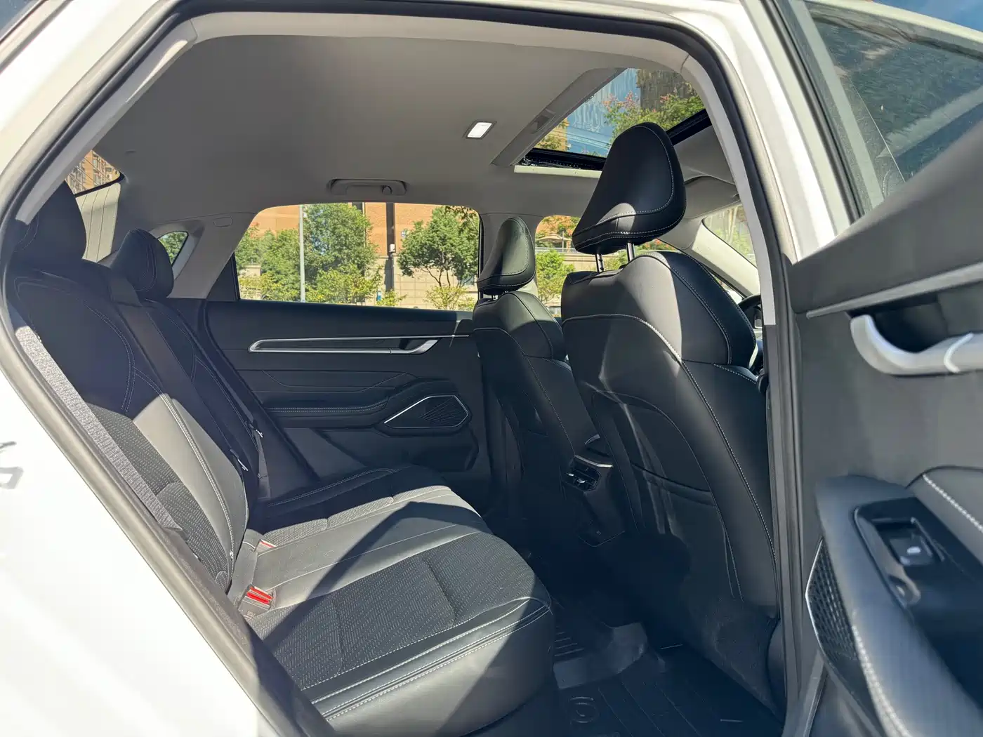 Photo 8 - Geely Emgrand