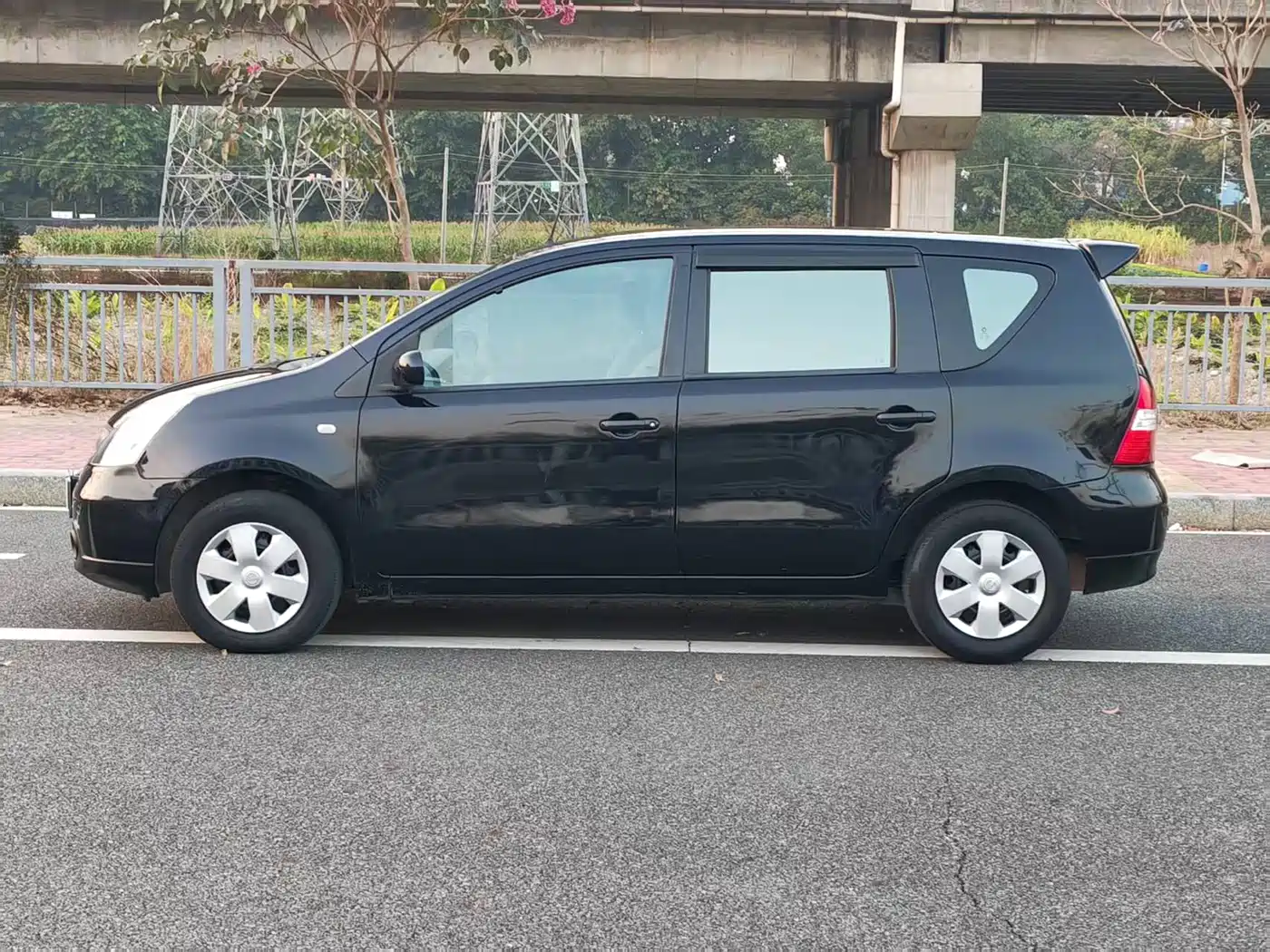 Nissan Livina 2007 2007 Model 1.6L Automatic All-round Type