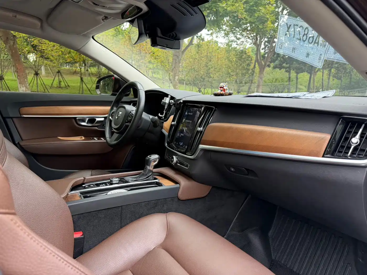 صورة 11 - Volvo S90