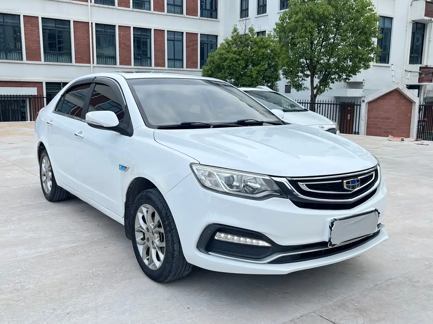 Фото 3 - Geely Vision