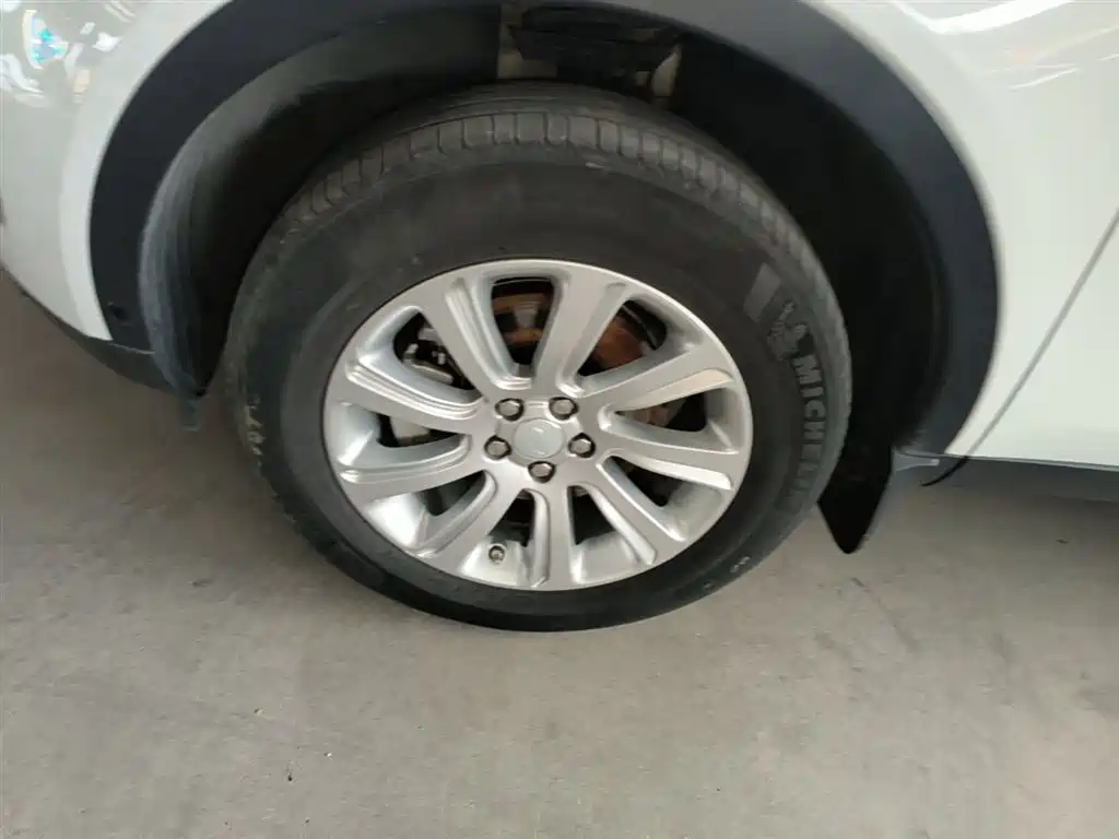 Land Rover Discovery Sport 2019 240PS SE Edition China VI фото 23