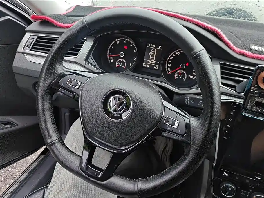 Volkswagen Passat 2017 280TSI DSG Prestige фото 15