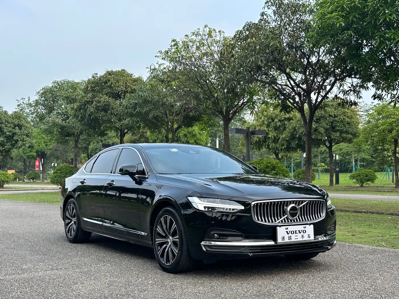Volvo S90 2021 Model B5 Inscription Luxury Edition фото 3