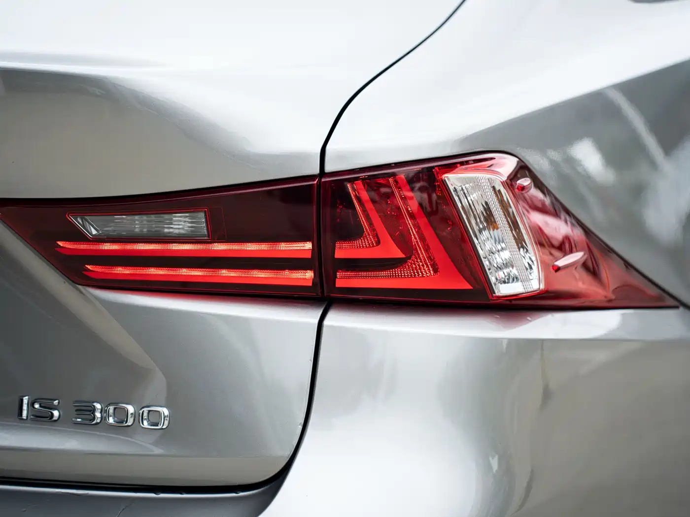 Lexus IS 2015 200t F SPORT фото 6