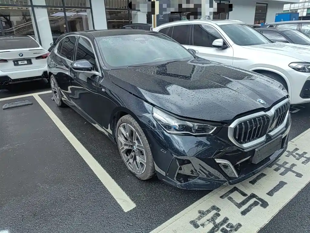 BMW 5 Series 2025 530Li Premium M Sport Package фото 4