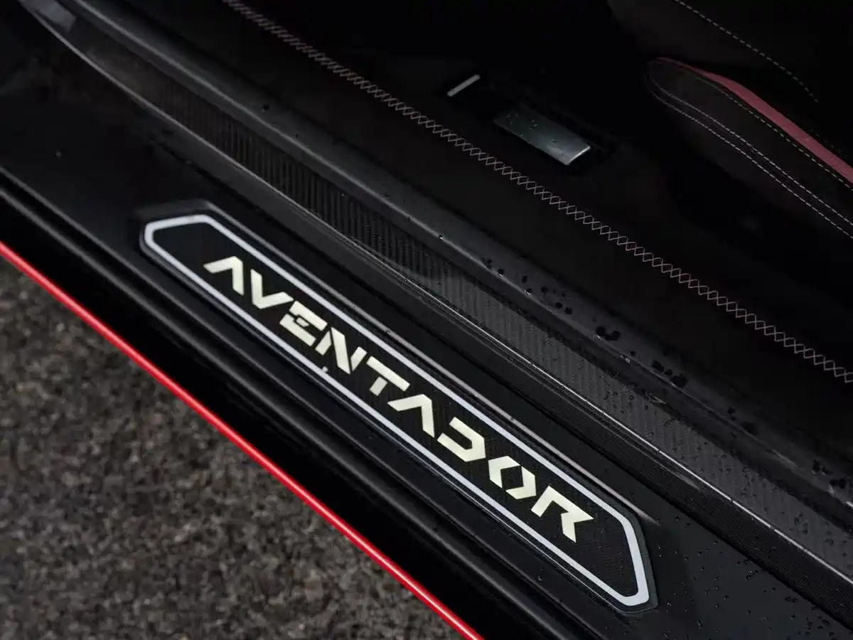 Фото 8 - Lamborghini Aventador