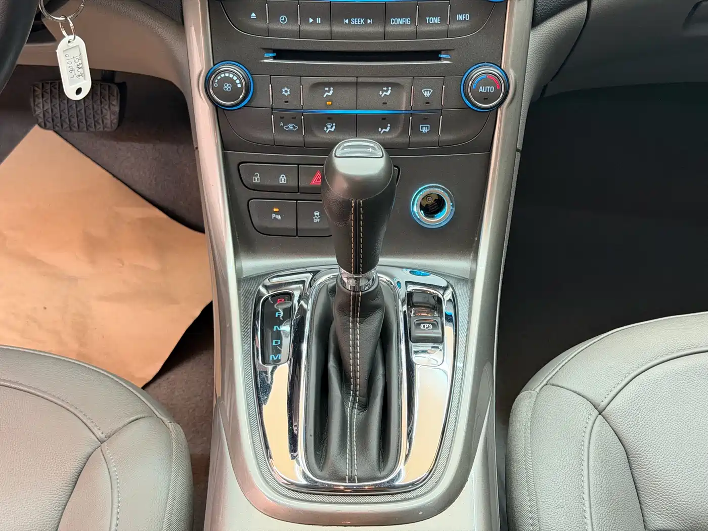 Chevrolet Malibu 2014 2.0L Automatic Luxury фото 18