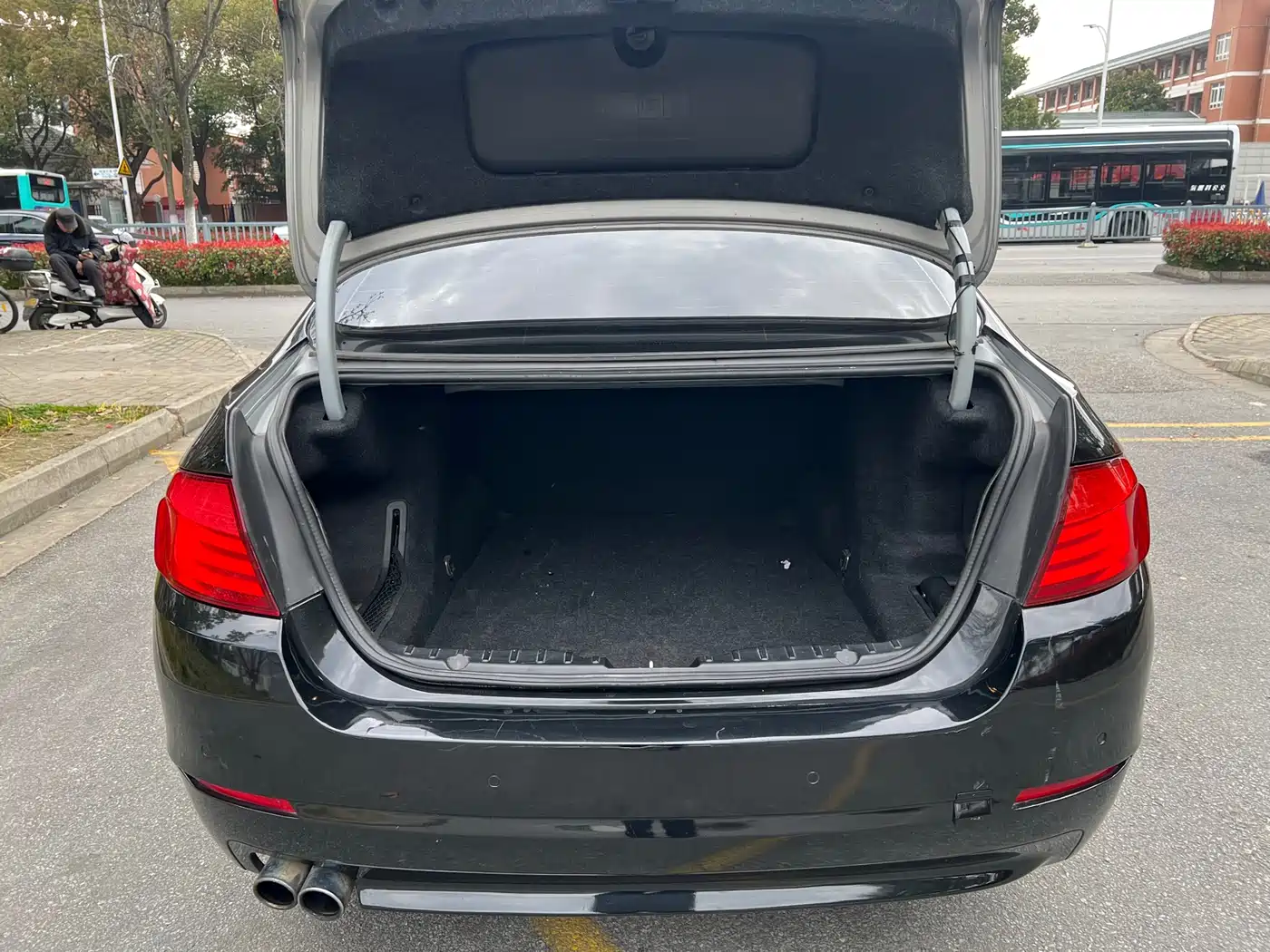 BMW 5 Series 2012 520Li Elegance фото 16
