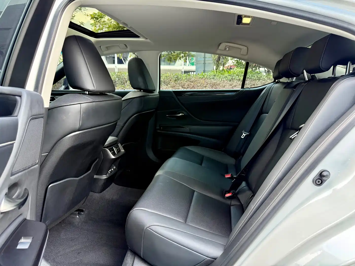 Lexus ES 2020 200 Excellence фото 8