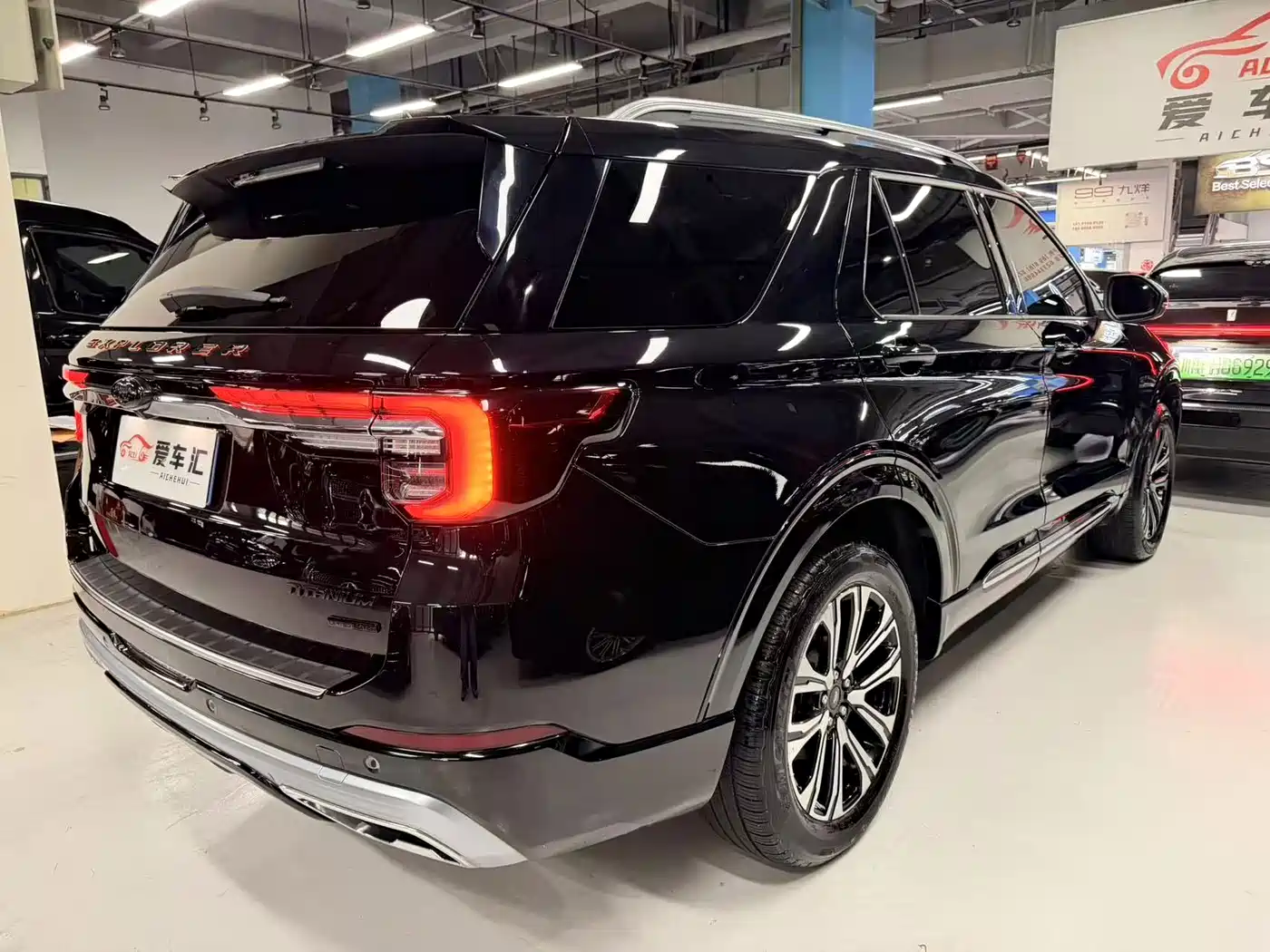 Ford Explorer 2025 2024 2.3T EcoBoost AWD Titanium Edition 7-Seater
