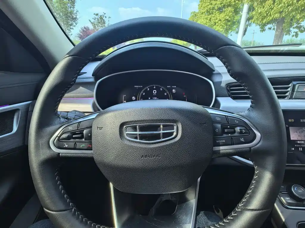 Фото 20 - Geely Boyue