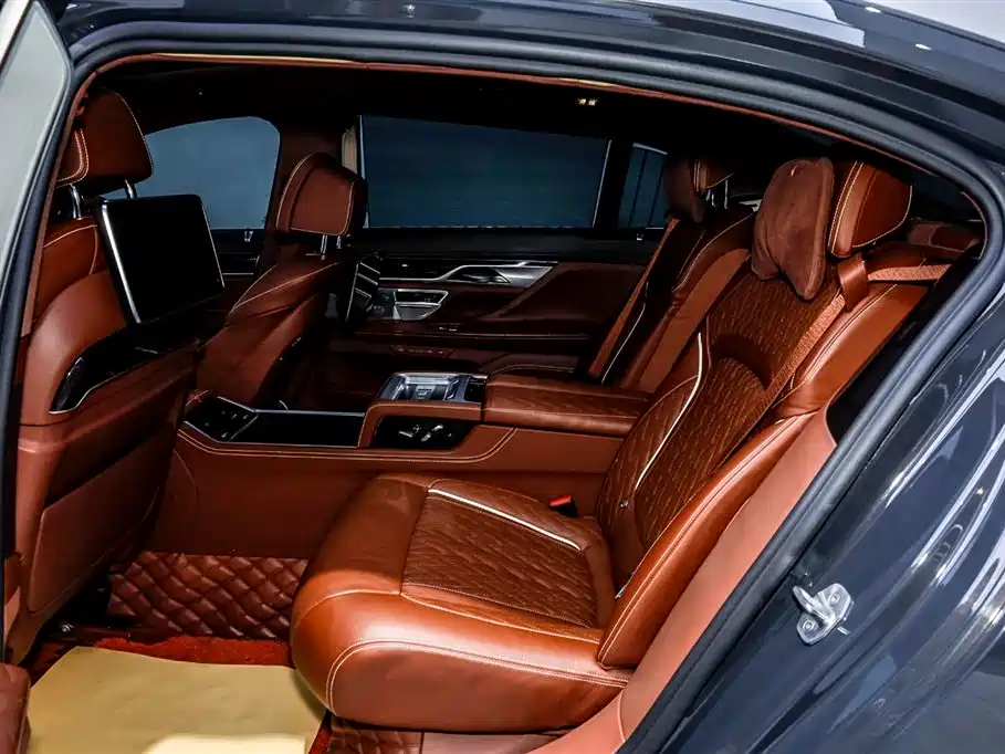 BMW 7 Series 2019 Facelift 740Li xDrive Executive Luxury Package фото 10