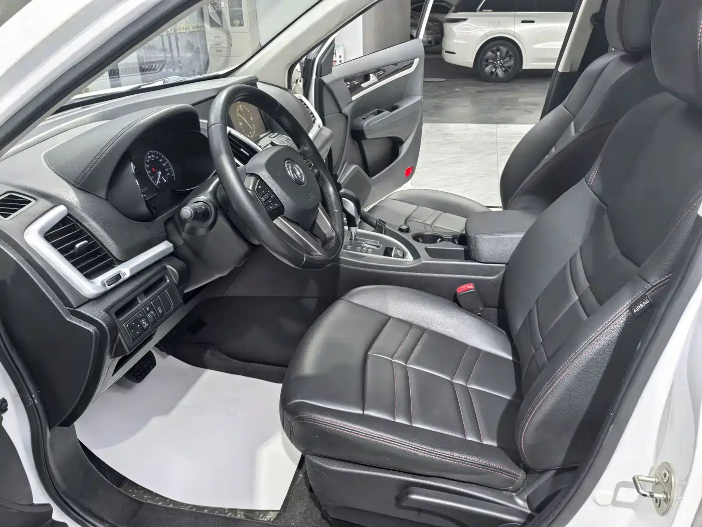 Dongfeng Aeolus Dongfeng Fengshen AX7 2016 2016 2.0L Automatic Smart Comfort