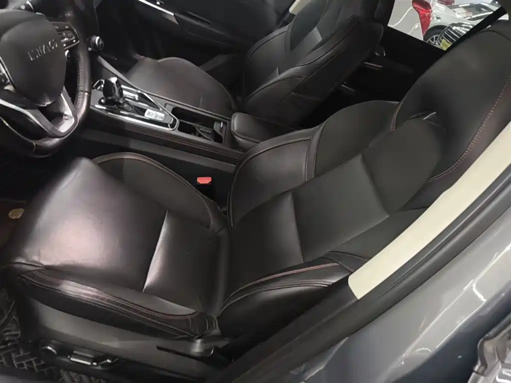 Lynk & Co 02 2018 1.5T DCT 2WD Power Pro Edition China V фото 15