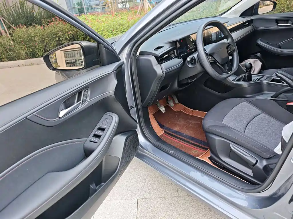 Roewe i5 2026 2026 1.5L Manual Comfort
