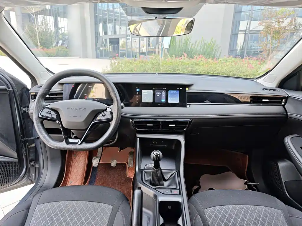 Фото 10 - Roewe i5