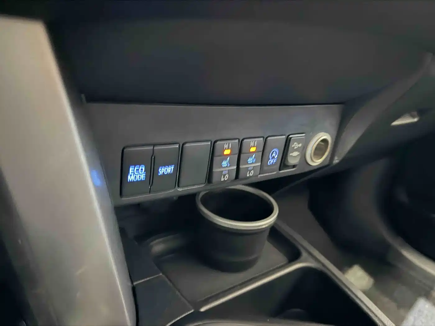 Toyota RAV4 Rongfang 2016 2.0L CVT 2WD Comfort (China V) фото 10