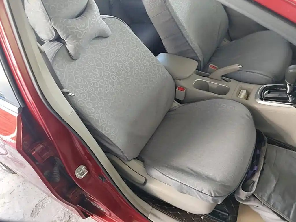 Photo 25 - Nissan Tiida