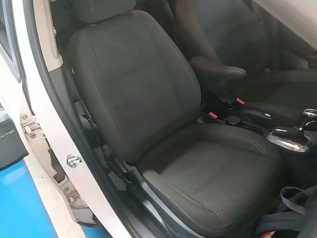 Buick Encore 2014 1.4T Automatic 2WD Urban Elite фото 25