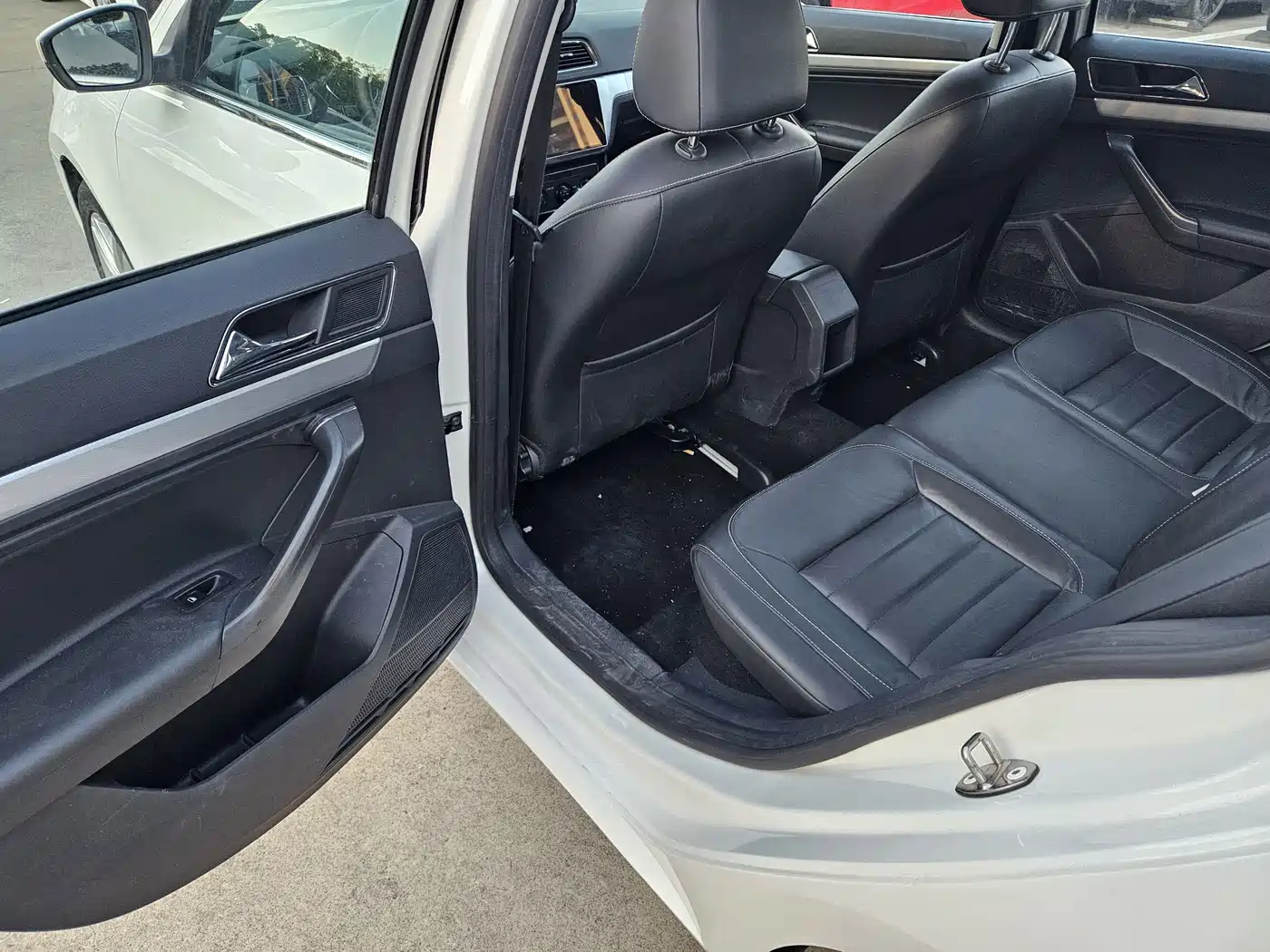 Volkswagen Lavida Tour 2017 180TSI DSG Comfort Edition фото 7