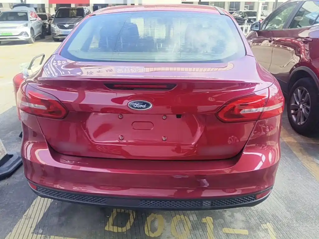 Фото 6 - Ford Focus